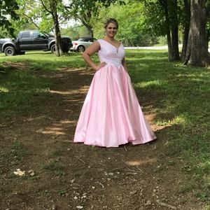 Meet your Posher, Belle